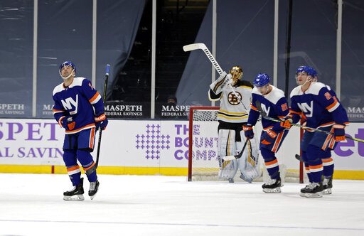 Pageau, Barzal help Islanders top hot Bruins 4-2