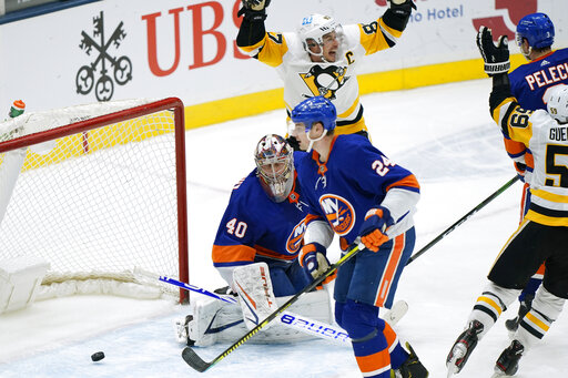 Crosby scores in shootout to lift Penguins past Islanders