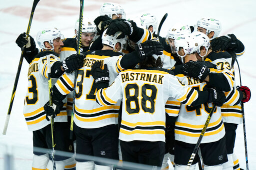 Pastrnak, Bergeron rally Bruins again, 4-3 past Flyers