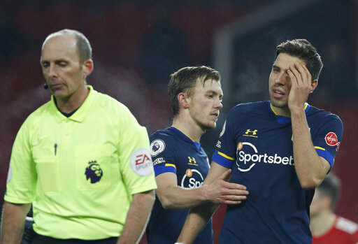 FA rescinds 1 of Southampton's red cards in 9-0 loss