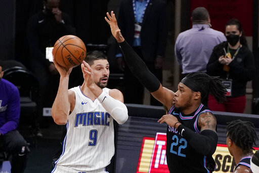Vucevic scores 42, Carter-Williams helps Magic beat Kings